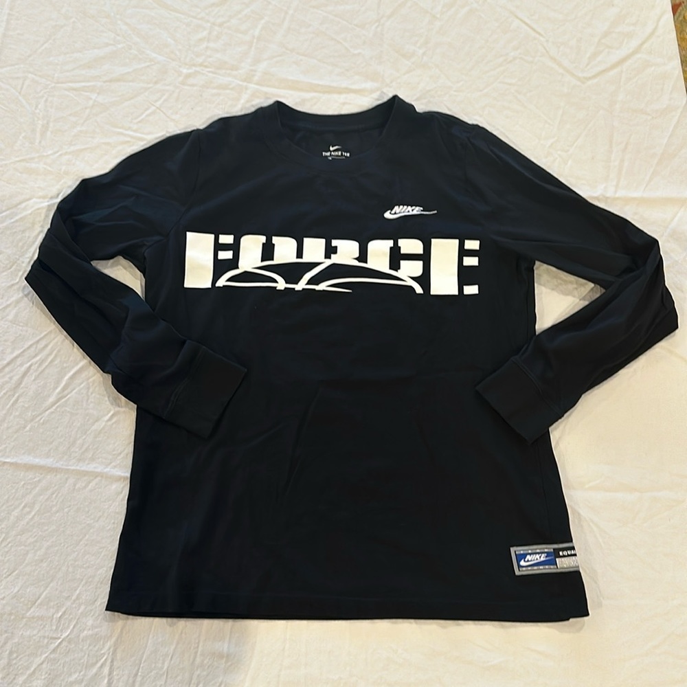 NIKE Force Crew Neck Tees Top Long Sleeves Shirt Women’s large dd9054-010 EUC